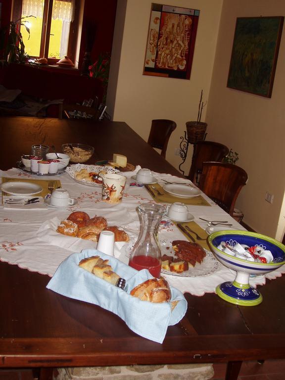 Girfalco Country House Acomodação com café da manhã Urbino Exterior foto