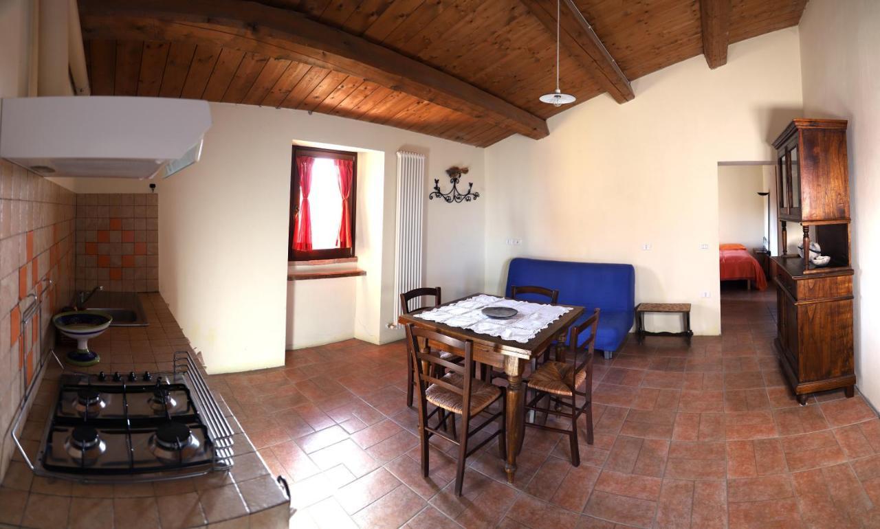 Girfalco Country House Acomodação com café da manhã Urbino Exterior foto